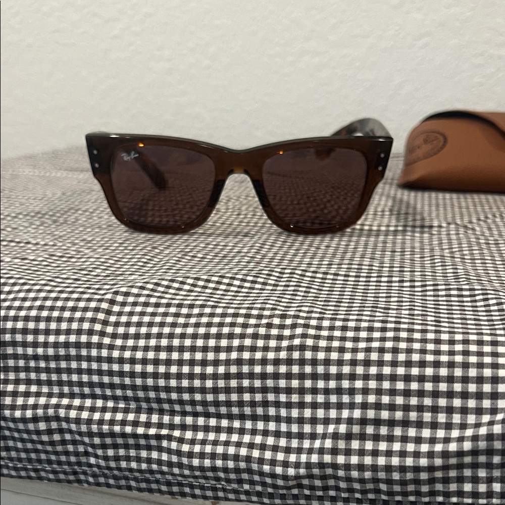 Ray-Ban Brown Tortoise Sunglasses w/brown lens